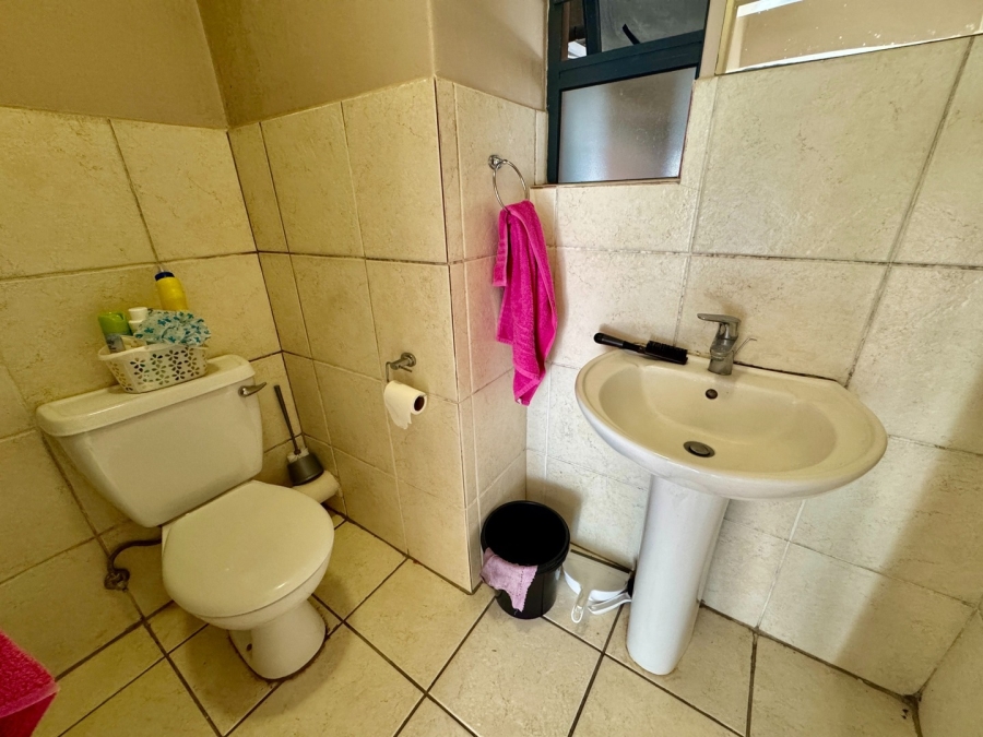 2 Bedroom Property for Sale in Mooivallei Park North West